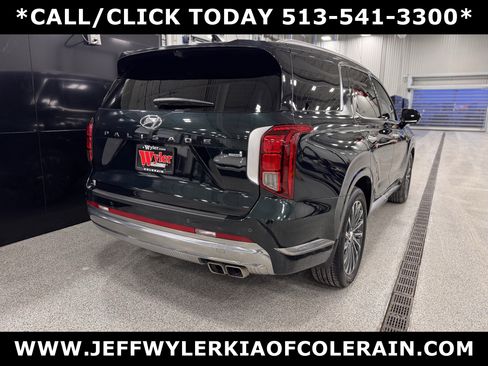 Used 2025 Hyundai Palisade Calligraphy image 3
