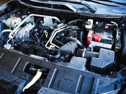 Used 2021 Nissan Rogue SV image 32