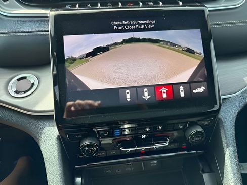 New 2025 Jeep Grand Cherokee Limited 4xe image 37