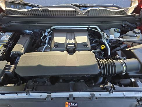 Used 2024 Chevrolet Colorado Trail Boss w/ Technology Package AWD/4WD image 28
