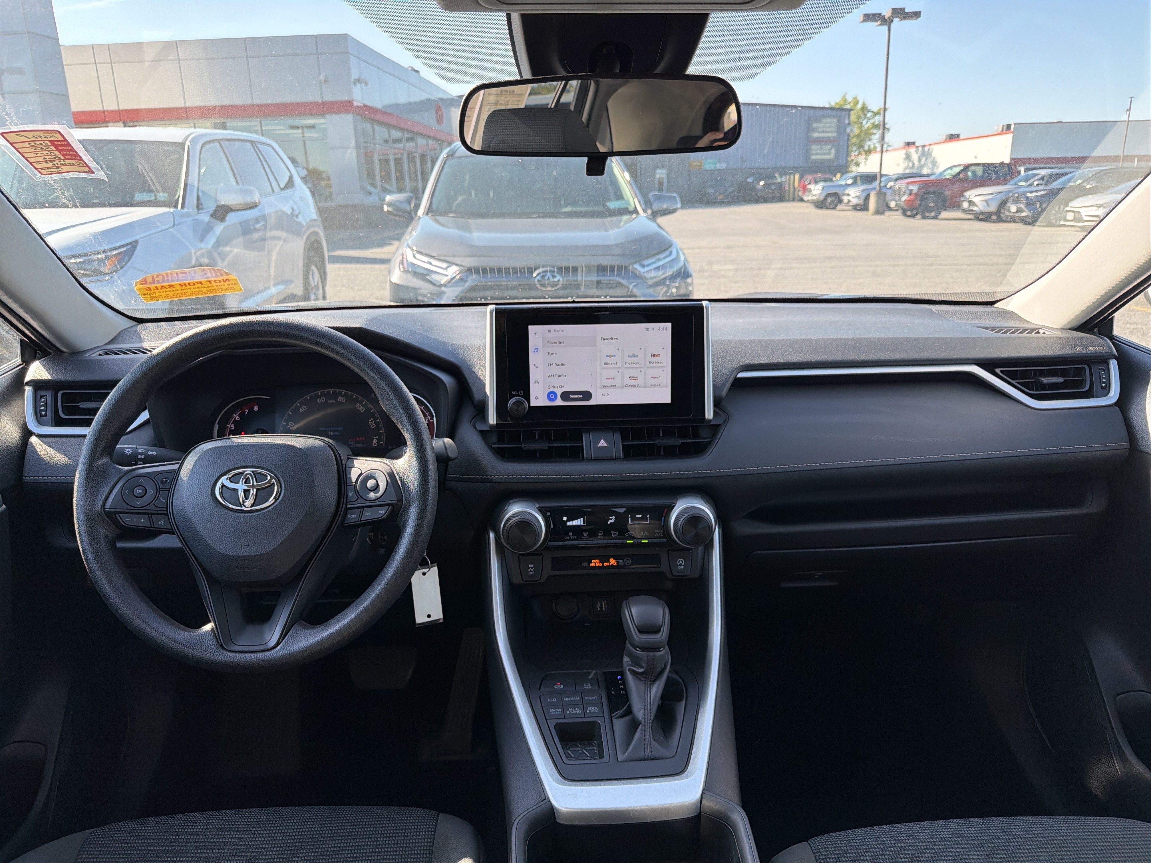 Used 2023 Toyota RAV4 LE AWD/4WD image 9