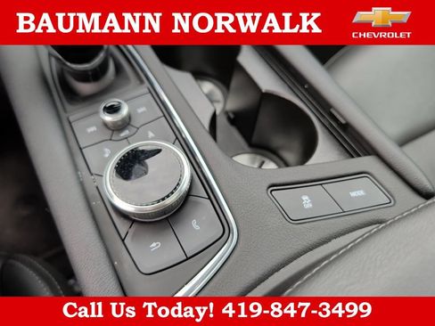 Used 2025 Cadillac XT5 Premium Luxury AWD/4WD image 40