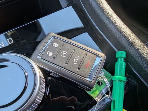 New 2025 Jeep Grand Cherokee Limited image 17