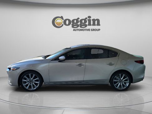 Used 2023 MAZDA MAZDA3 s image 3