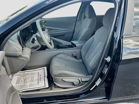 Used 2022 Hyundai Elantra SEL FWD image 27