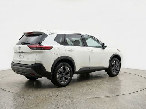 Used 2025 Nissan Rogue SV image 9