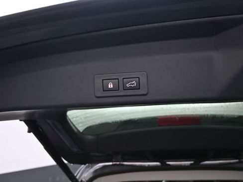 Used 2024 Subaru Ascent Limited w/ Technology Package image 11