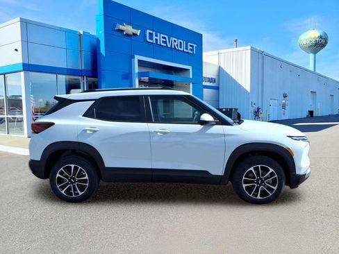 New 2026 Chevrolet TrailBlazer LT AWD/4WD image 2