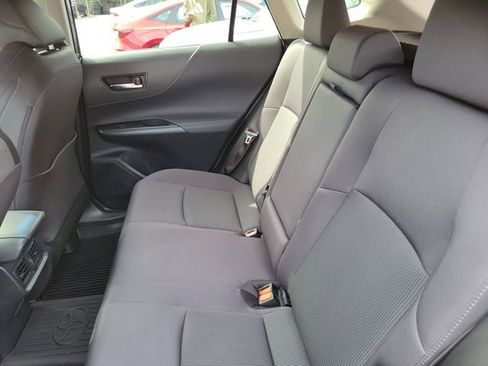 Used 2021 Toyota Venza LE image 15