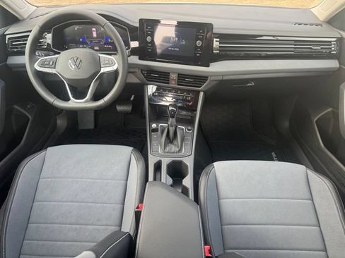 New 2026 Volkswagen Jetta SE FWD image 15