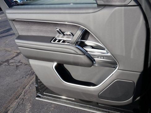 New 2026 Land Rover Range Rover SE image 35