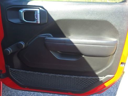 Used 2023 Jeep Gladiator Sport image 33