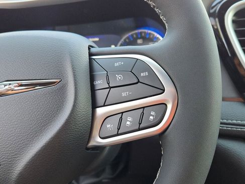 New 2026 Chrysler Pacifica Select image 33