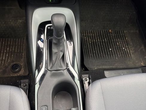 Used 2024 Toyota Corolla SE w/ SE Package image 11