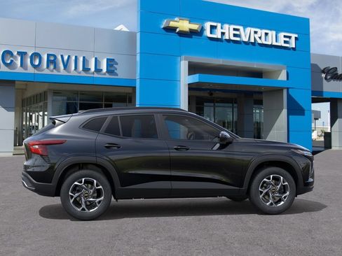 New 2026 Chevrolet Trax LT w/ LT Convenience Package FWD image 5