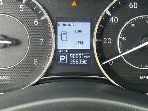 Used 2017 Nissan Armada Platinum image 28