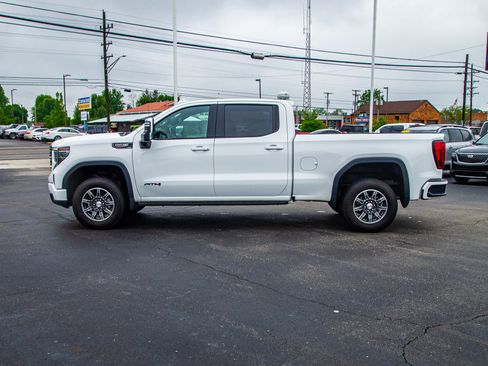 Used 2024 GMC Sierra 1500 AT4 w/ Technology Package AWD/4WD image 4