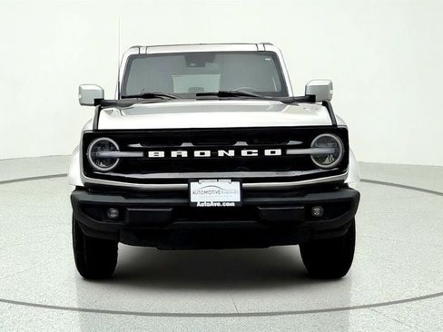 Used 2024 Ford Bronco Outer Banks AWD/4WD image 2