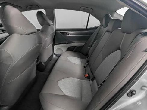 Used 2022 Toyota Camry LE FWD image 17