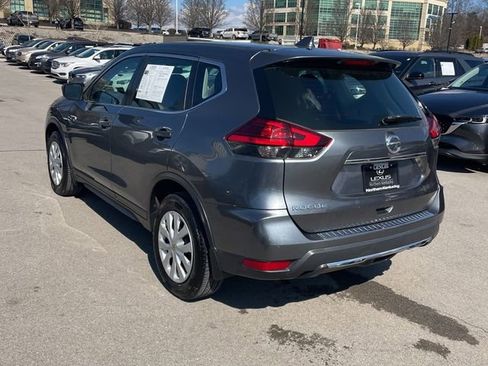 Used 2017 Nissan Rogue S image 4