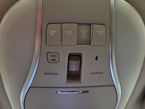 Used 2016 INFINITI Q70 3.7 AWD/4WD image 23
