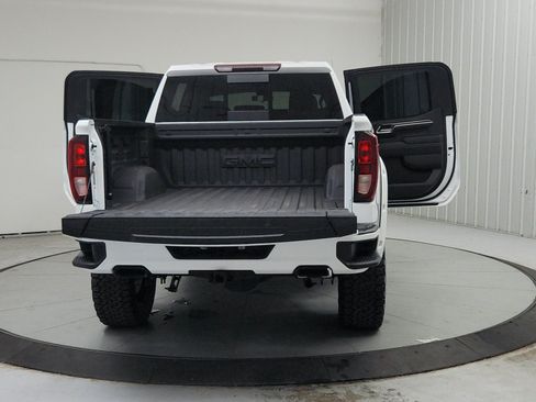 Used 2024 GMC Sierra 1500 Elevation w/ Preferred Package AWD/4WD image 15