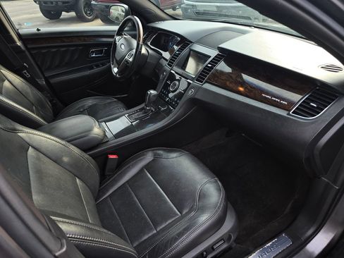 Used 2013 Ford Taurus Limited FWD image 12
