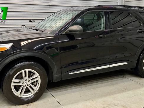 Used 2023 Ford Explorer XLT w/ Equipment Group 202A AWD/4WD image 1