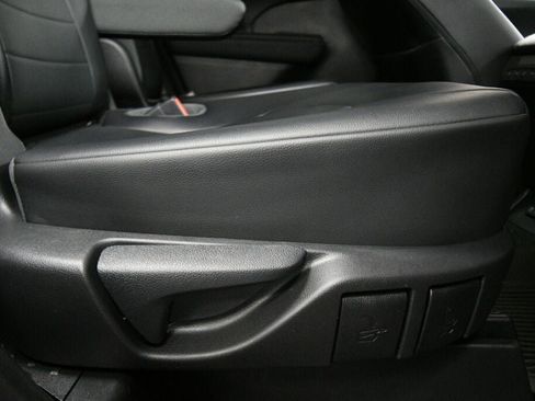 Used 2021 Toyota Highlander XLE image 36