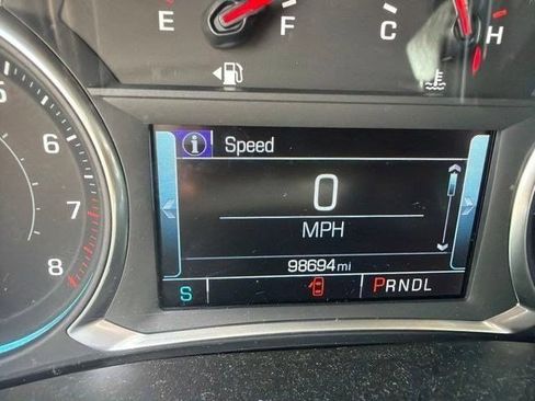 Used 2019 Chevrolet Traverse Premier w/ Driver Confidence II Package FWD image 5