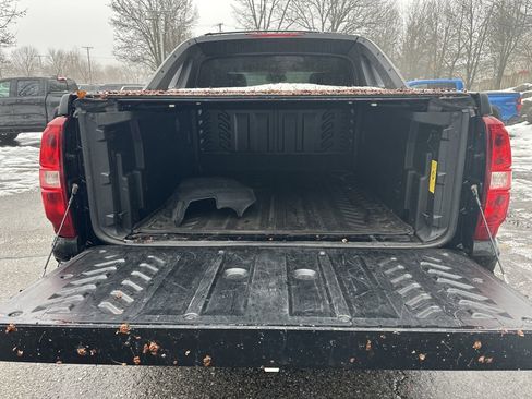 Used 2011 Chevrolet Avalanche LT w/ Luxury Package image 16