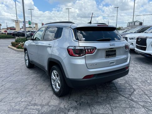 Used 2024 Jeep Compass Latitude AWD/4WD image 5