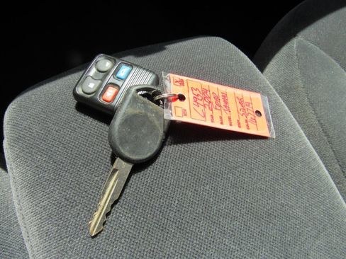 Used 2004 Ford Taurus SE image 12