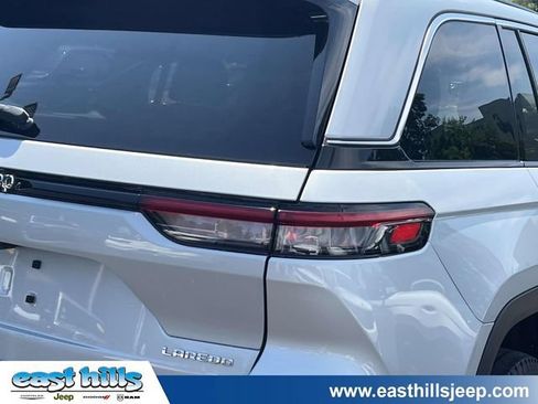 Used 2023 Jeep Grand Cherokee Laredo w/ Luxury Tech Group I AWD/4WD image 8