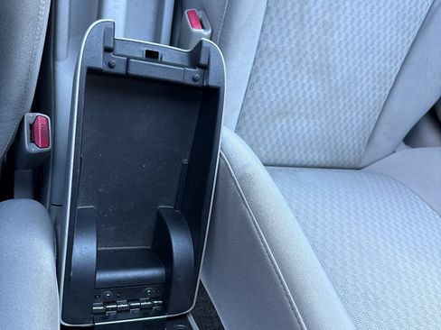 Used 2005 Chevrolet Cobalt LS image 37