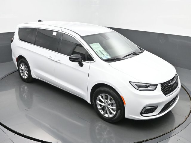 New 2025 Chrysler Pacifica Select w/ Uconnect Theater Family Group AWD/4WD image 44