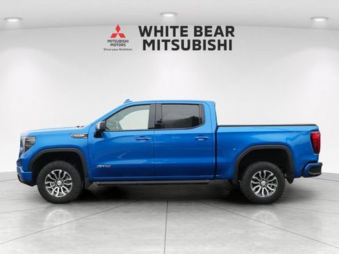Used 2022 GMC Sierra 1500 AT4 w/ Technology Package AWD/4WD image 3
