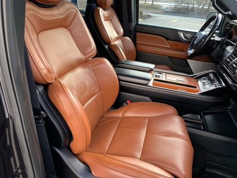 Used 2019 Lincoln Navigator Reserve w/ Cargo Package image 11