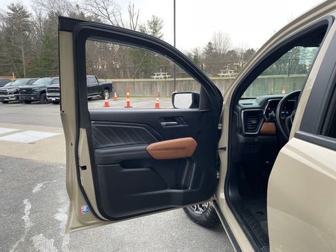 Used 2024 GMC Canyon AT4 w/ Canyon Safety Plus Package image 23