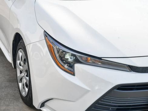 Used 2023 Toyota Corolla LE image 4