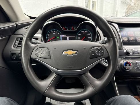 Used 2015 Chevrolet Impala LTZ FWD image 17