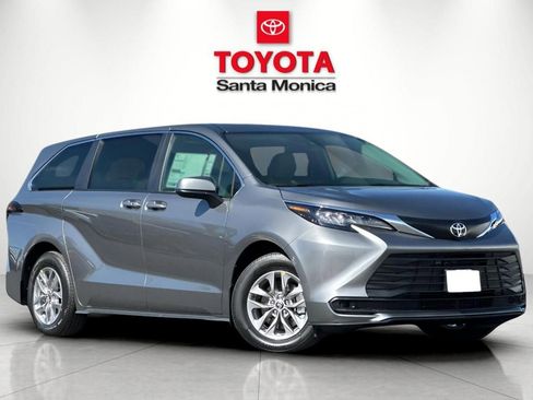 New 2026 Toyota Sienna LE FWD image 1