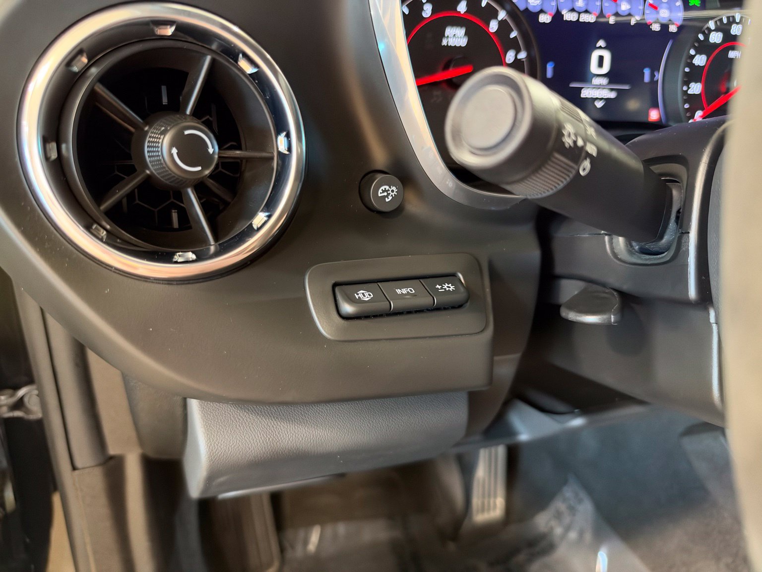 Used 2019 Chevrolet Camaro ZL1 RWD image 33