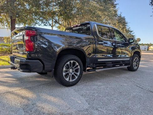 Used 2024 Chevrolet Silverado 1500 High Country w/ Technology Package image 9