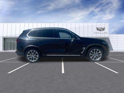 Used 2024 BMW X5 xDrive50e AWD/4WD image 9