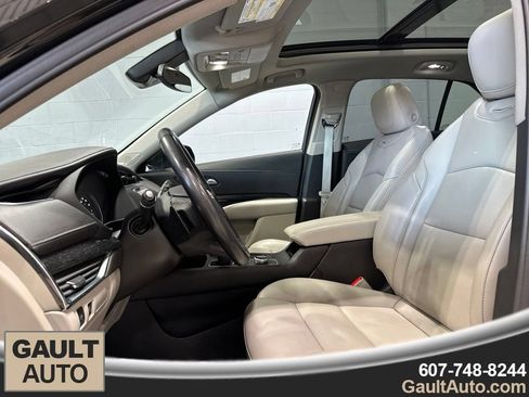Used 2023 Cadillac XT4 Premium Luxury AWD/4WD image 13