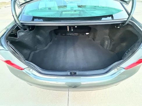 Used 2012 Toyota Camry LE image 11