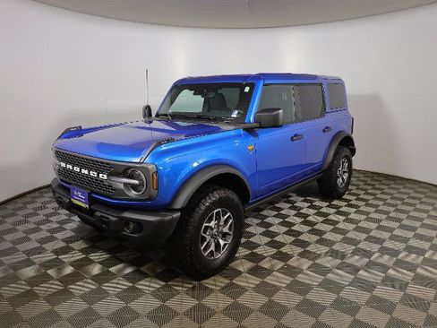Certified 2025 Ford Bronco Badlands AWD/4WD image 3