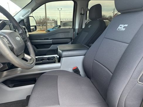 Used 2023 Ford F250 XLT w/ FX4 Off-Road Package image 5