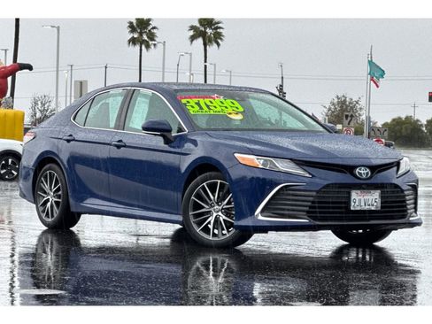 Used 2024 Toyota Camry XLE w/ Navigation Package image 2